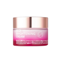 Crème éclaircissante ISOI de 55ml en pot, texture douce et lumineuse pour un teint éclatant et uniforme.
