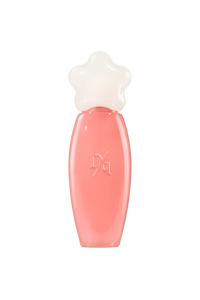 Gloss à lèvres transparent Dasique Pure Water avec fini brillant et texture légère, appliqué sur des lèvres naturelles.