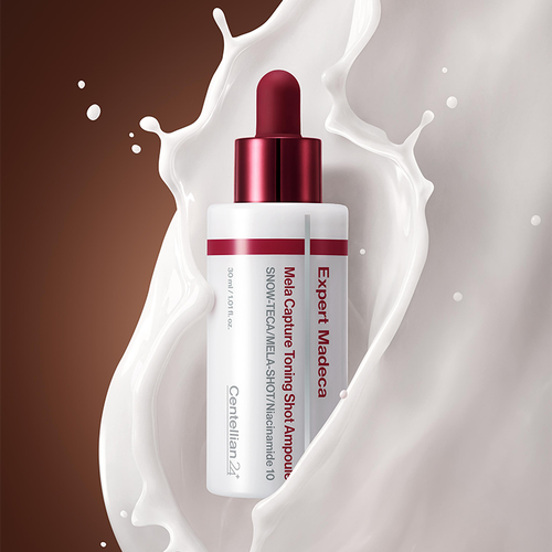 Ampoule Max Centellian 24 Expert Madeca Mela Capture pour soin de la peau, flacon avec pompe et étiquettes.