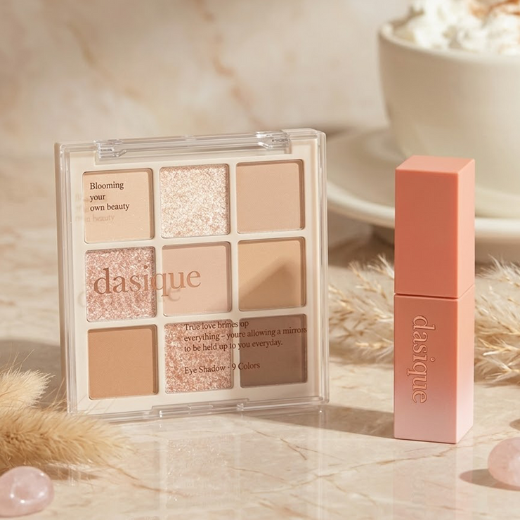 Ensemble de maquillage printemps chaud Dasique avec palettes de couleurs vives et accessoires pour un look frais et éclatant.