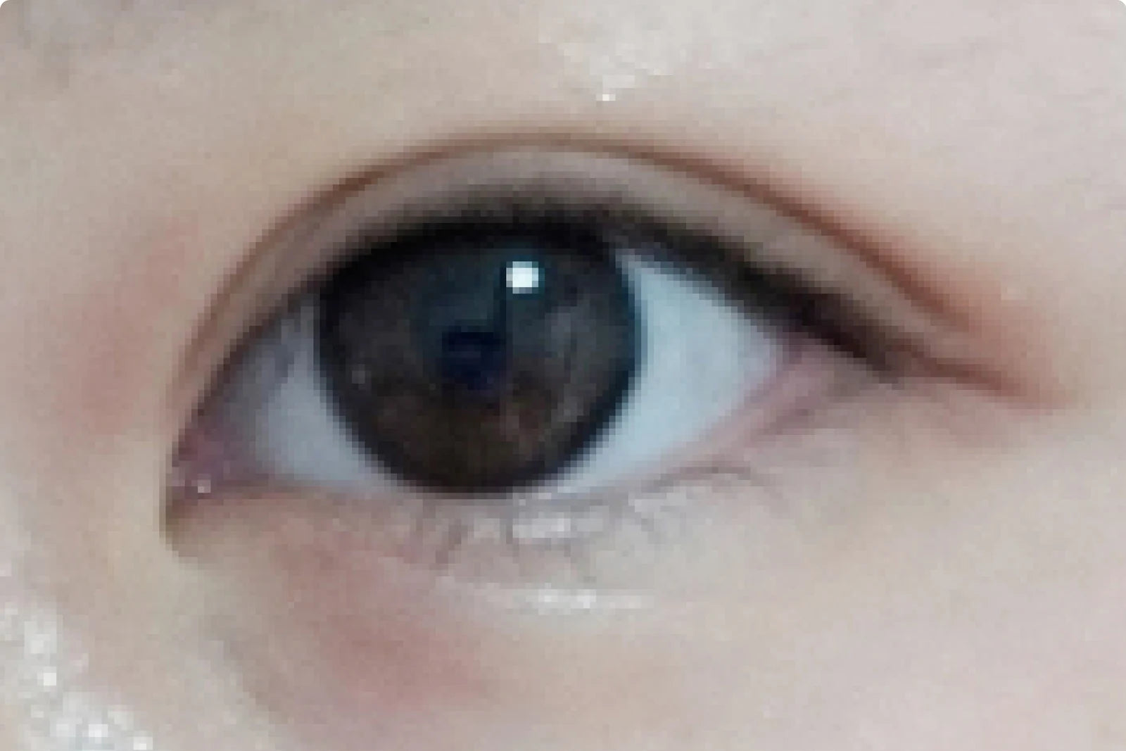 Contour des yeux avant utilisation